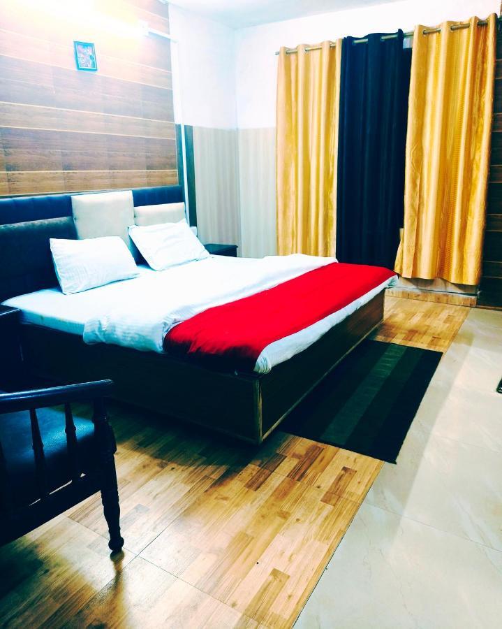 Hotel Holiday Dalhousie - Near Ghandhi Chowk Mall Road Exterior foto